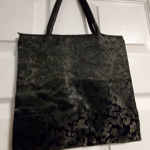 NEW! Unique red and black purse with zipper! - Picture 2 of 2